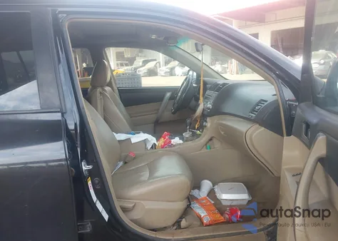 2010 Toyota Highlander Se V6 z USA, uszkodzony, nr VIN 5TDJK3EH7AS029699